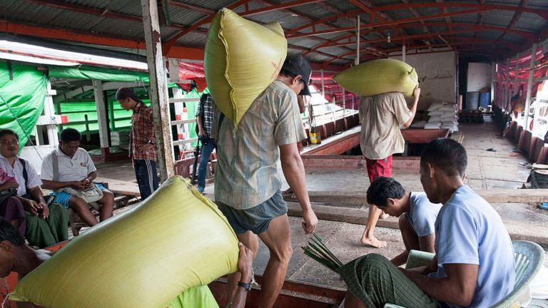 Việt Nam sẽ gặp khó khăn trong việc cung cấp công nhân có trình độ kỹ thuật cao cho các công ty công nghệ.