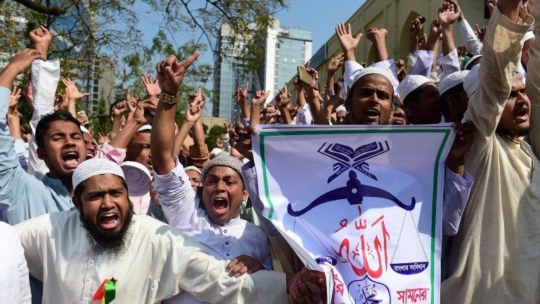 Thousands protest to demand the removal of a statue of the Goddess of Justice outside the Supreme Court building in Bangladesh, 24 February, 2017