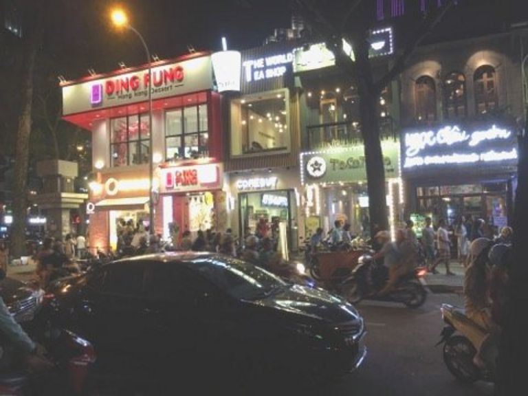 Các quán kem và cà phê buổi tối trung tâm quận nhất Sài Gòn
