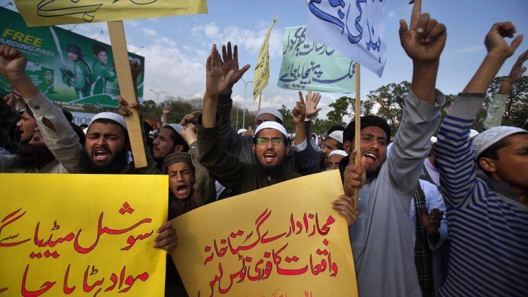 Pakistani students of Islamic seminaries chant slogans during a rally in support of blasphemy laws in Islamabad, Pakistan, Wednesday, March 8, 2017.
