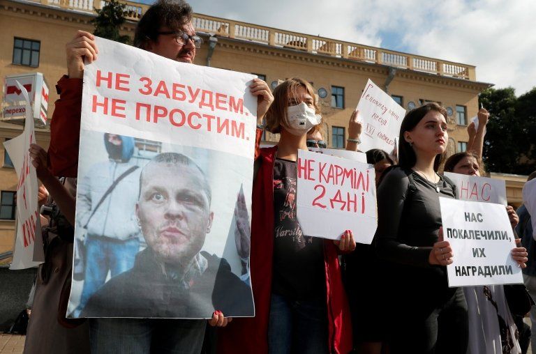 Protests against a brutal police crackdown continued in Minsk on Saturday