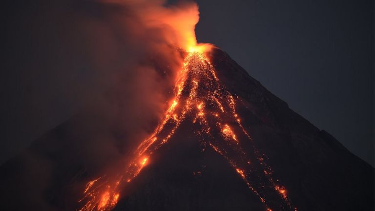 núi lửa Mayon trên đảo Luzon