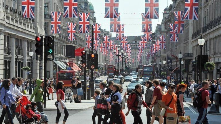 Regent Street shoppers