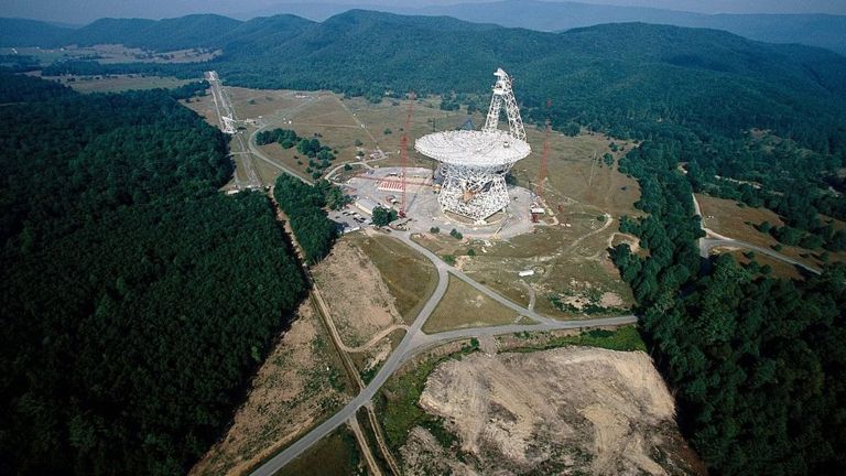 El radiotelescopio Green Bank en West Virginia