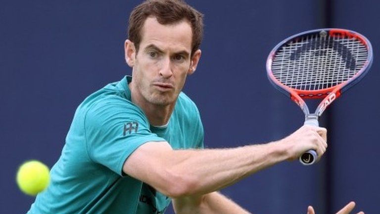 Andy Murray practices at Queen's