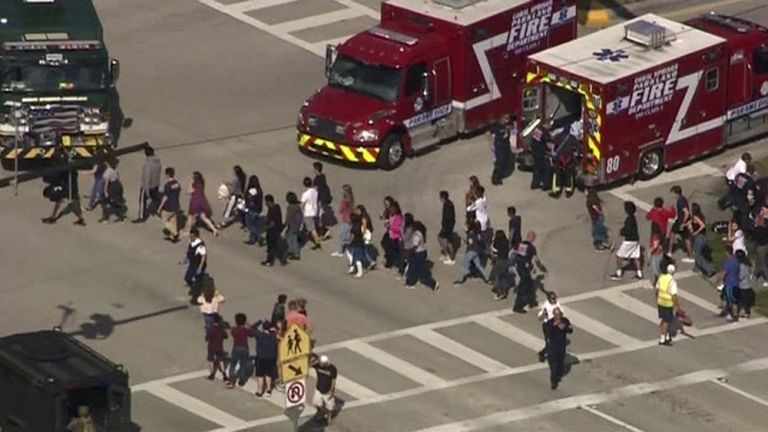 Tiroteo En Florida Cómo Ocurrió La Masacre De San Valentín El Tiroteo Que Dejó 17 Muertos En