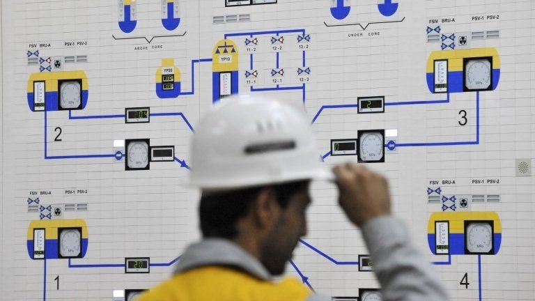 Worker at Bushehr nuclear plant (file photo)