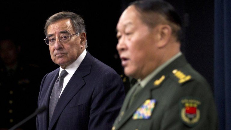 Leon Panetta and Liang Guanglie prepare for Pentagon press conference