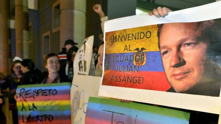 A demonstration in support of the founder of WikiLeaks, Julian Assange, outside the British embassy in Quito on 16 August
