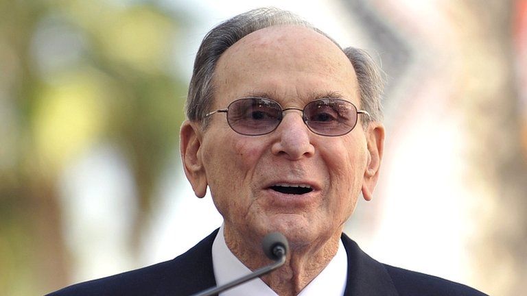 Hal David thanks the Hollywood Chamber of Commerce for honouring with a star on the Hollywood Walk of Fame on 14 October 2011