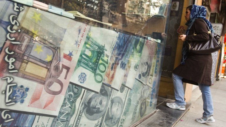 Money exchanger in Tehran, Iran