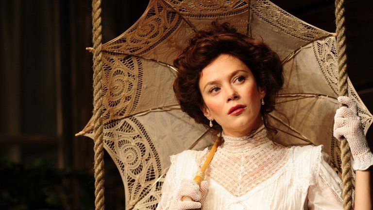 Anna Friel as Yelena in Uncle Vanya at the Vaudeville
