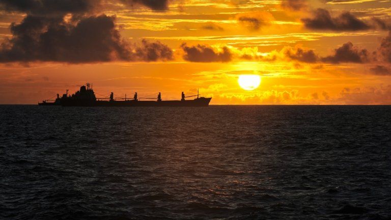 Ships off the coast of the Somali capital, Mogadishu (30 Oct 2012)