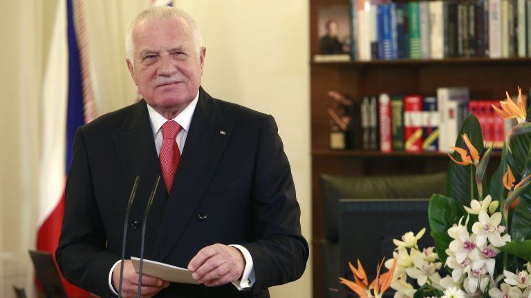 Czech President Vaclav Klaus delivers his New Year's speech at Prague Castle, 1 January