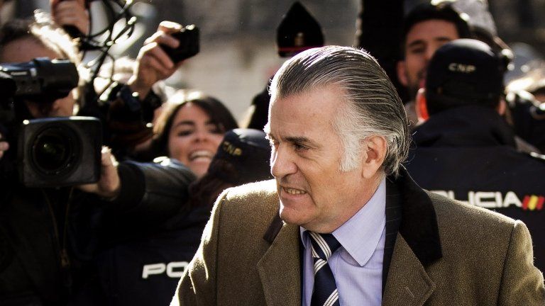 Luis Barcenas arrives for questioning in Madrid, 6 February