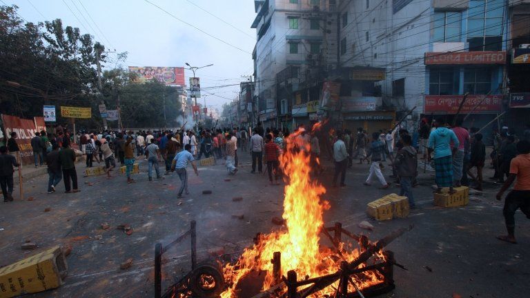 Clashes between police and Islamist activists in Bogra, Bangladesh