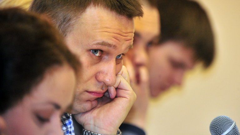 Alexei Navalny in court in Kirov, Russia, 25 April