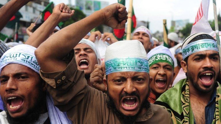 Hefajat-e-Islam supporters in Dhaka, 5 May