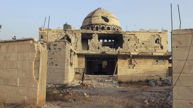 Photograph purportedly showing damaged mosque in Arjoun village near Qusair (30 May 2013)