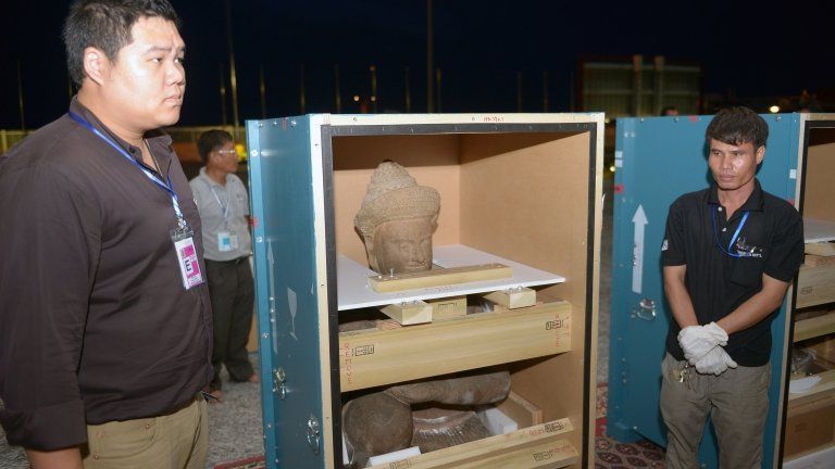 Cambodian statues returned