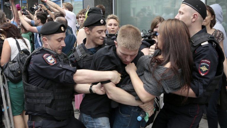 Police detain gay rights activists outside the Duma, Moscow, 11 June 2013