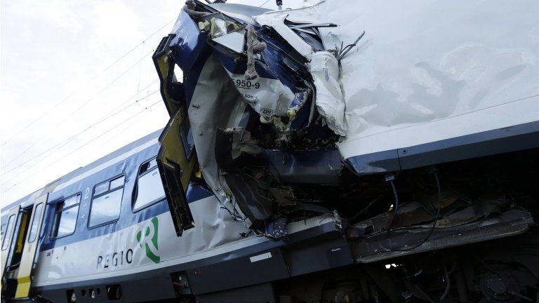 Switzerland Zurich: Injuries as trains collide in Rafz - BBC News