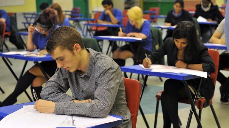 GCSE shake-up: Ultra-high grade for top performers - BBC News