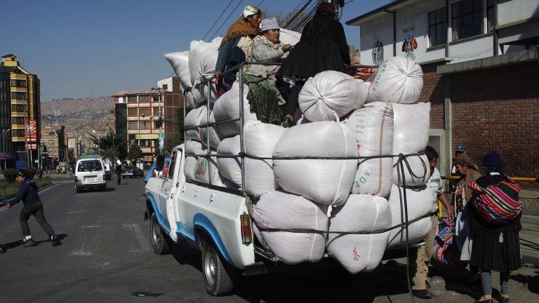 Vehicle loaded with coca leaves bags