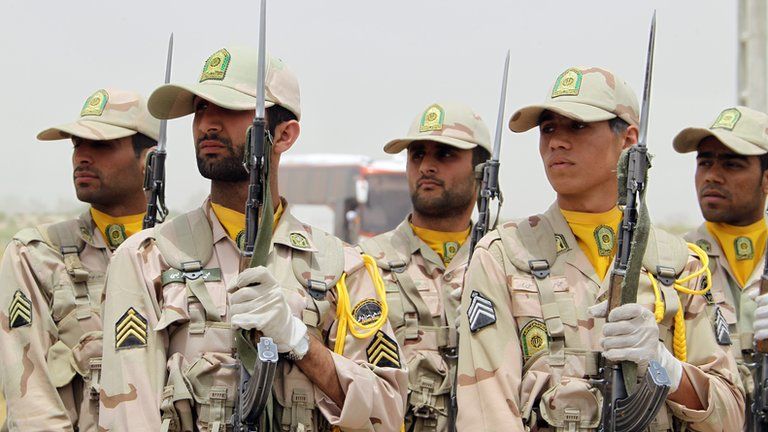 Iranian border guards (file)