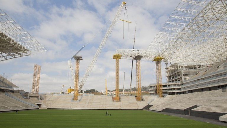 Construction works at the Arena Corinthians. Photo: August 2013