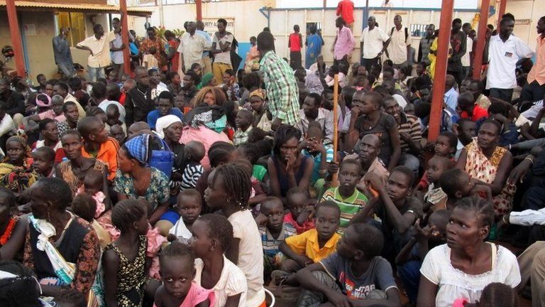 Civilians gathered at the UN compound in Juba. 17 Dec 2013