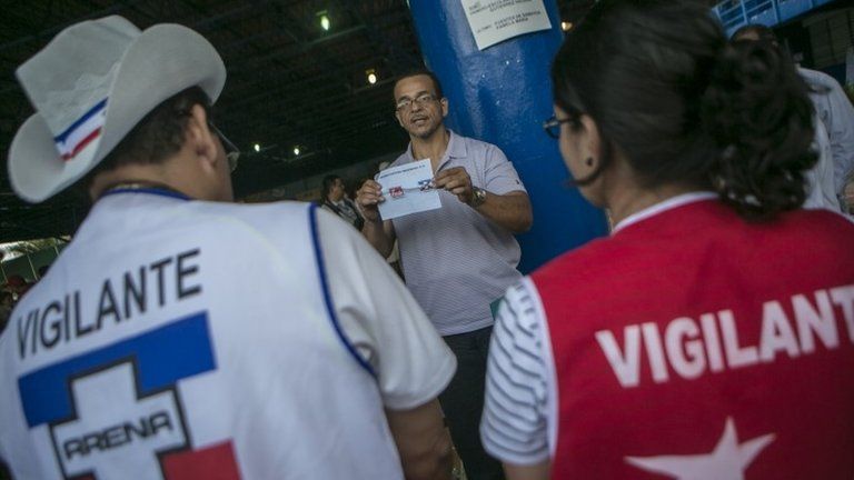 El Salvador opposition admits presidential vote defeat - BBC News