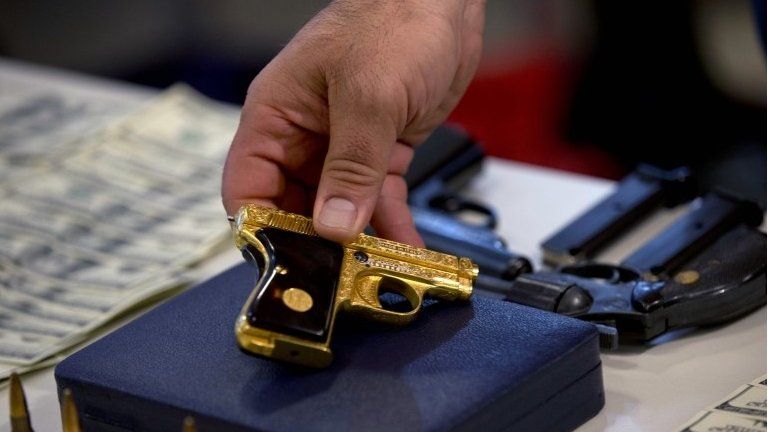 Golden gun seized by Argentine authorities