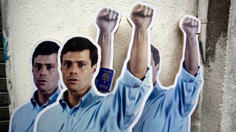 Posters of Leopoldo Lopez outside the Justice Palace