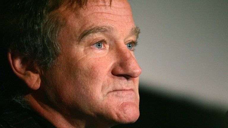 Robin Williams posing during a photocall of "The Big White" directed by Mark Mylod, in Rome 15 November 2005
