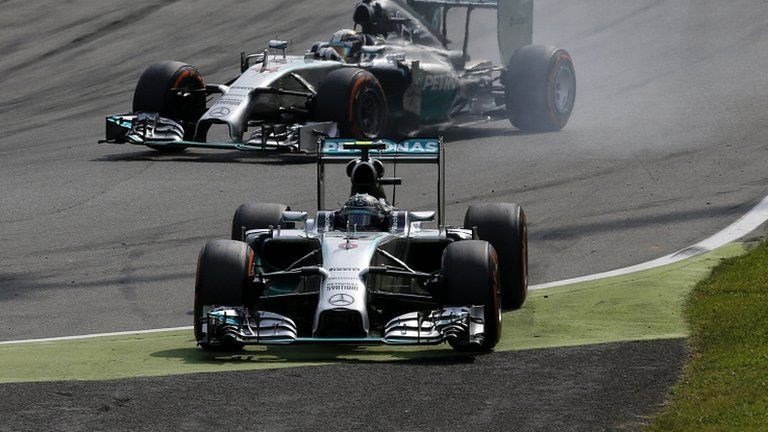 Nico Rosberg makes the mistake that allowed Lewis Hamilton to pass him