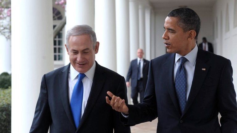 US President Barack Obama (R) talks with Prime Minister Benjamin Netanyahu outside the White House march 2012