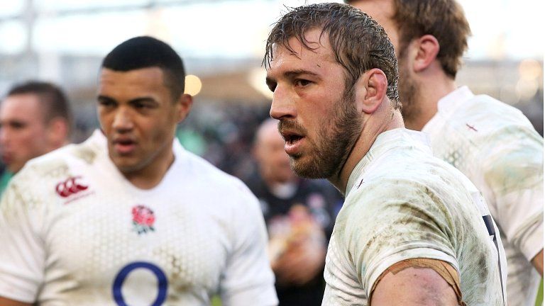 A dejected Chris Robshaw of England