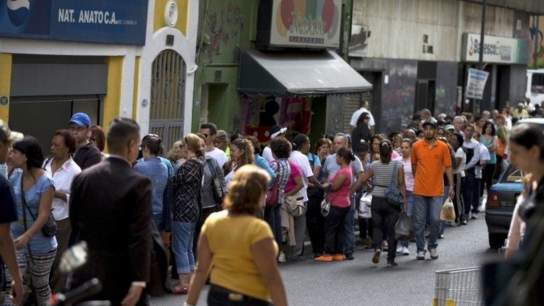 Long queue outside Caracas supermarket
