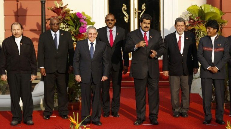Nicaragua's President Daniel Ortega, Prime Minister of Saint Kitts and Nevis Timothy Harris, Cuba's President Raul Castro, Prime Minister of Antigua and Barbuda Gaston Browne, Venezuela's President Nicolas Maduro, Prime Minister of Saint Vincent and the Grenadines Ralph Gonsalves and Bolivia"s President Evo Morales pose for a photo during an Alba alliance summit in Caracas on 17 March, 2015