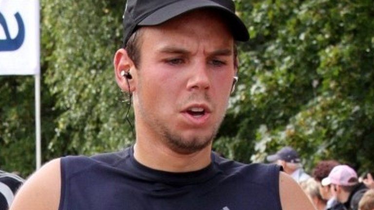 Andreas Lubitz runs the Airportrace half marathon in Hamburg in file image from 13 September 2009
