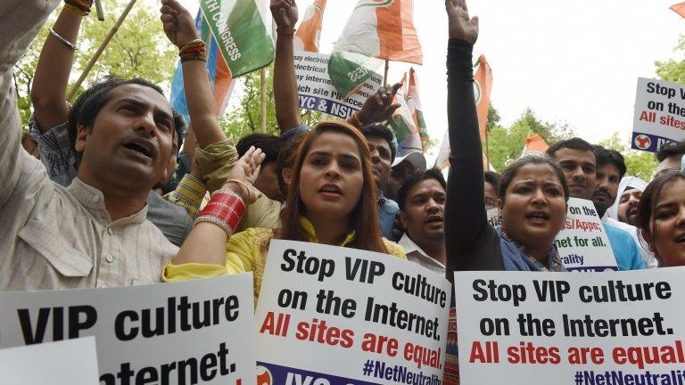 Activists of Indian Youth Congress and National Students Union of India shout anti-government slogans as they protest in support of net neutrality in New Delhi on April 16, 2015.