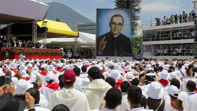 Huge crowd attends Romero's beatification ceremony