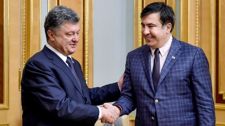 Ukrainian President Petro Poroshenko (left) meets Mikheil Saakashvili (centre) in Kiev - 1 June