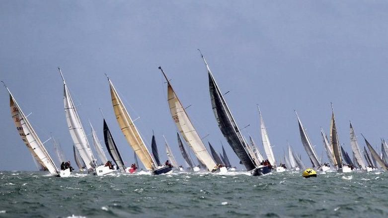Yachts leaning in the wind and choppy seas in the Round the Island Race 2017