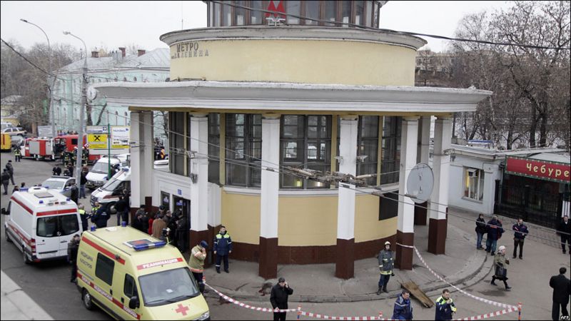 Взрывы в московском метро: фоторепортаж - BBC News Русская служба
