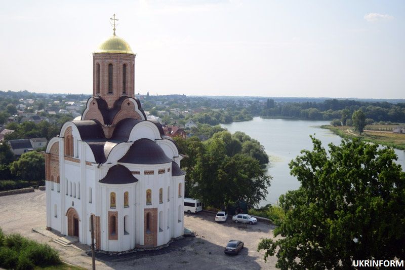 Киев белая церковь. Город белая Церковь Киевская область. Белоцерковский замок белая Церковь. Белая Церковь население.