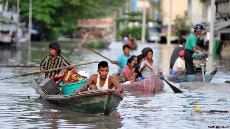 Myanmar floods: UN says death toll 'to rise' - BBC News