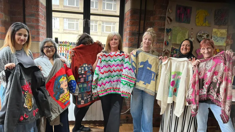 Modelos debutantes lucirán prendas recicladas.