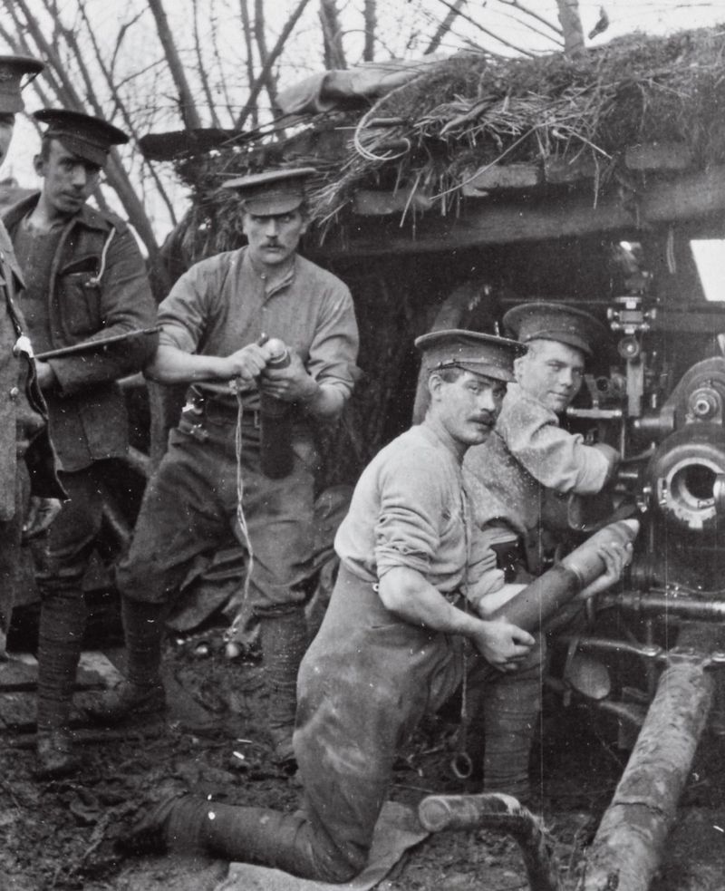 Rare photos show life in Maryhill Barracks during WW1 - BBC News